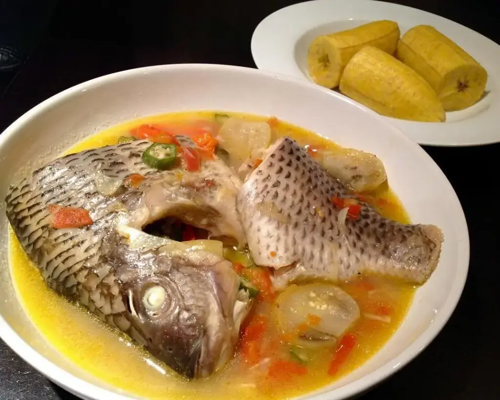[RPC009] Bouillon de Poisson tilapia + banane plantain bouillie (jaune)